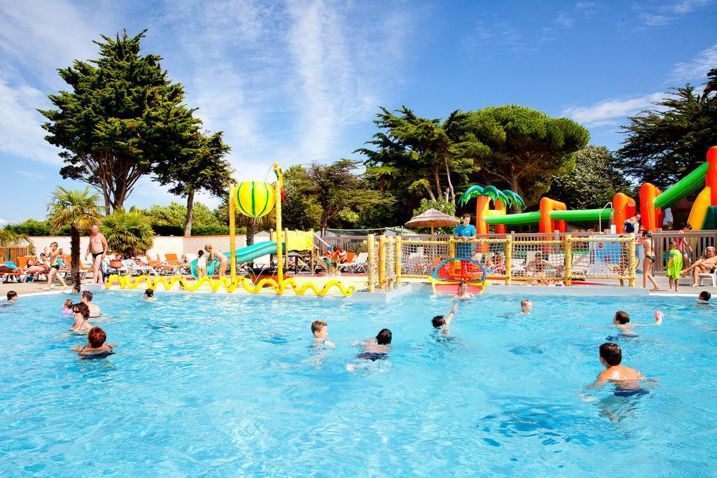 Camping Les Peupliers La Flotte Kültér fotó